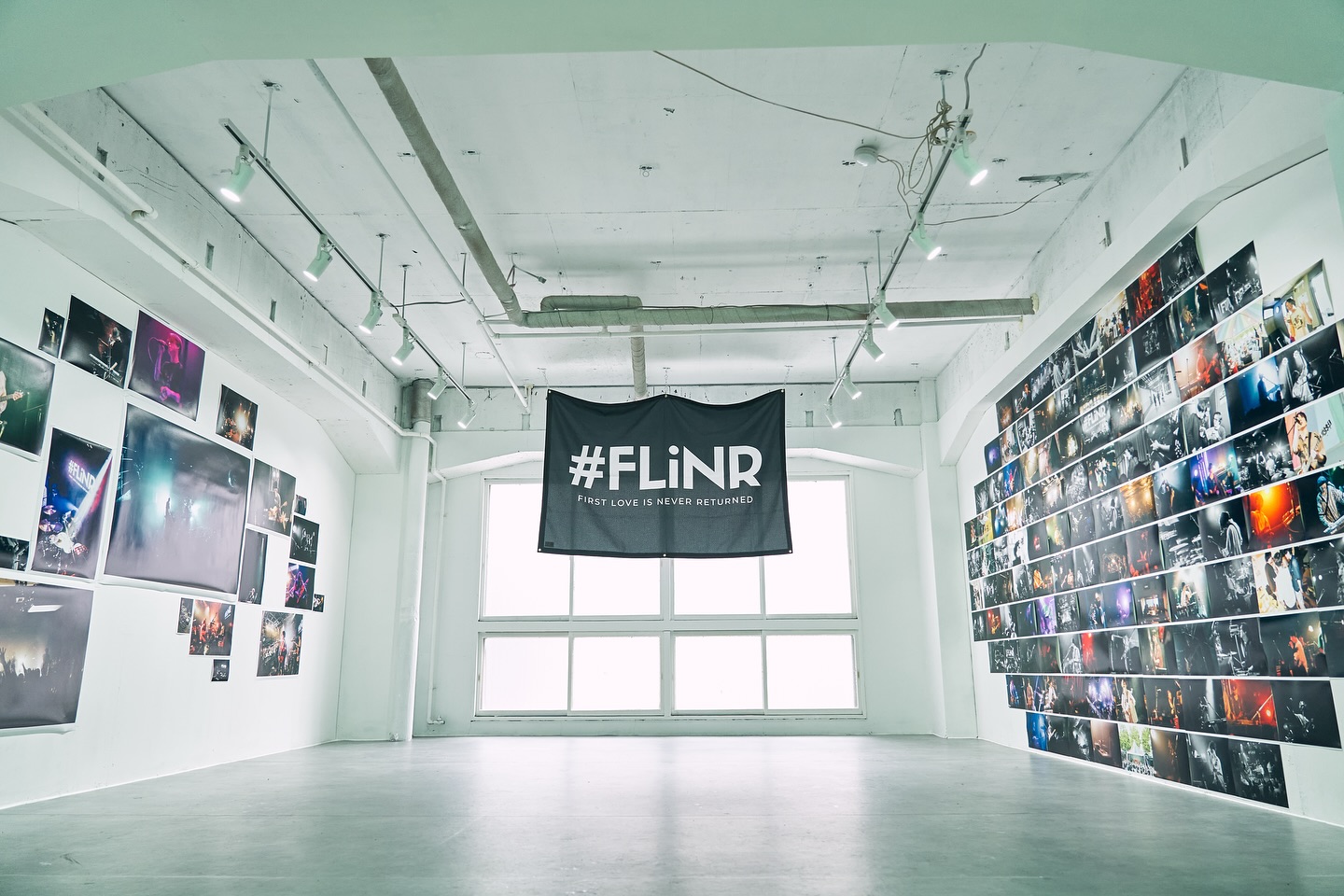 FLiNR LIVE PHOTO EXHIBITION